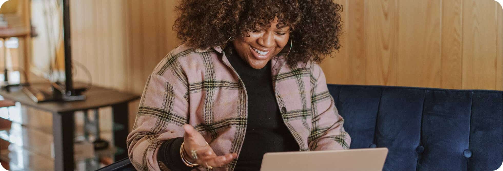 woman-smiling-typing-on-her-computer-min-min-min woman-smiling-typing-on-her-computer-min-min-min